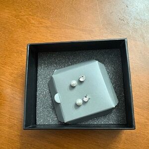 Sophisticated Pearl and Crystal Earrings